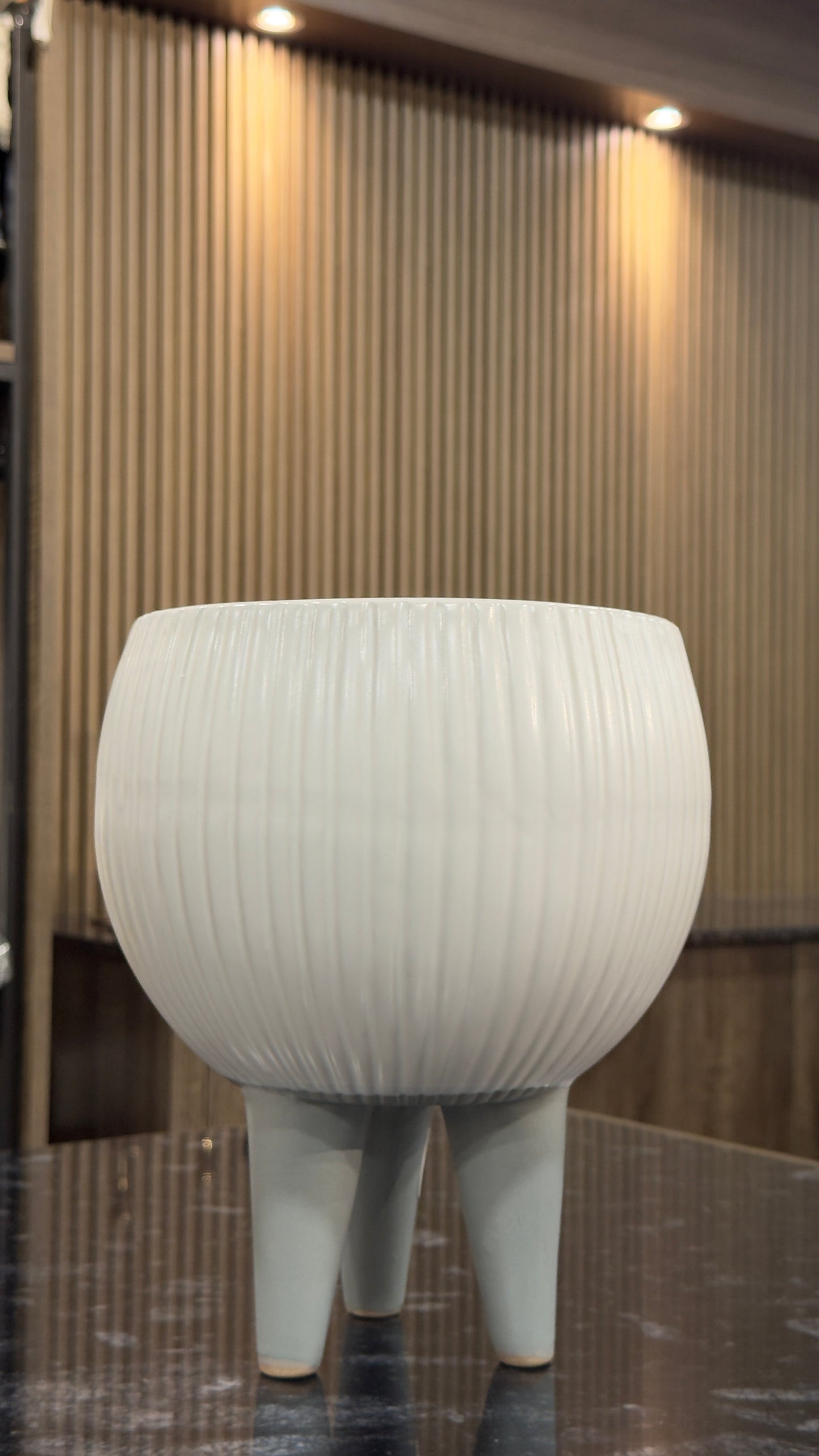 Minimalist Ribbed Ceramic Planter Pot – Tripod Design